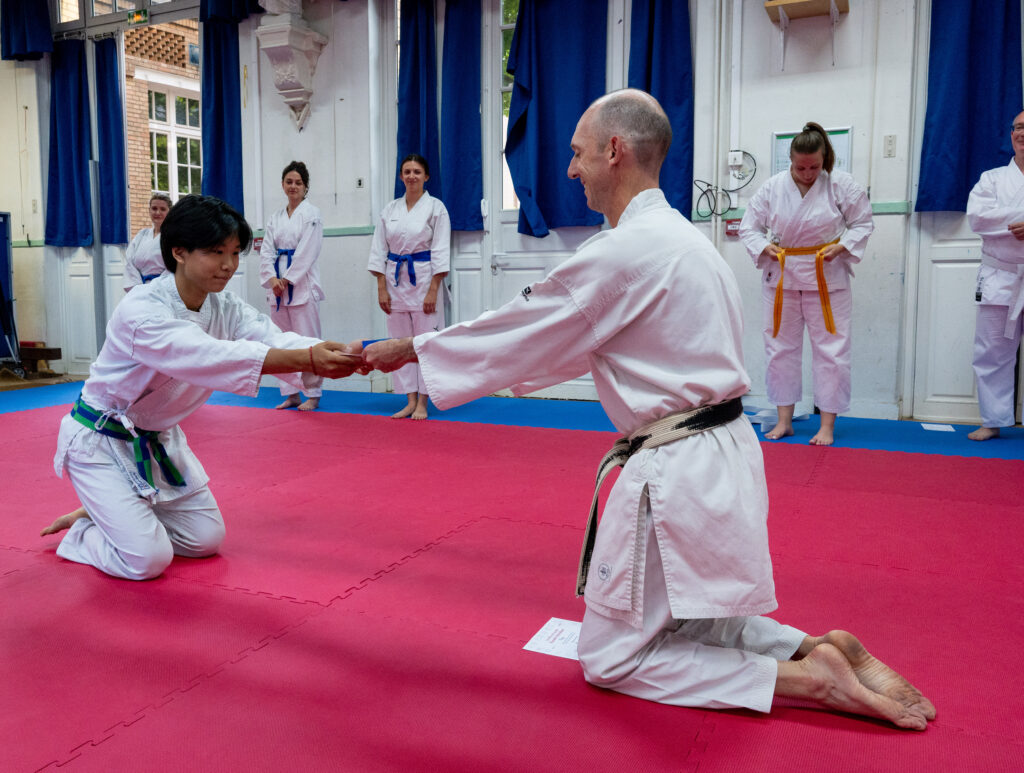 Cérémonie de remise de ceinture en fin d'année à l’École de Karaté du Marais